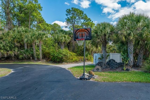 235 W Naomi DR 5901, Naples, FL 34104