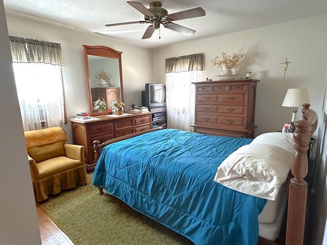 175 College Park Rd, Fall River, MA 02720