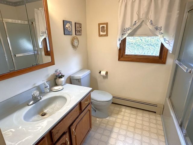 175 College Park Rd, Fall River, MA 02720