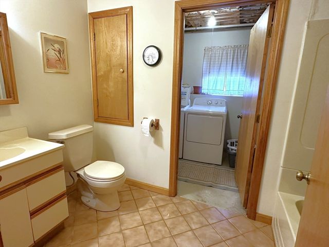 175 College Park Rd, Fall River, MA 02720