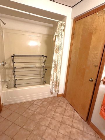 175 College Park Rd, Fall River, MA 02720