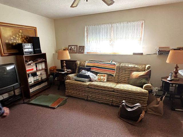 175 College Park Rd, Fall River, MA 02720