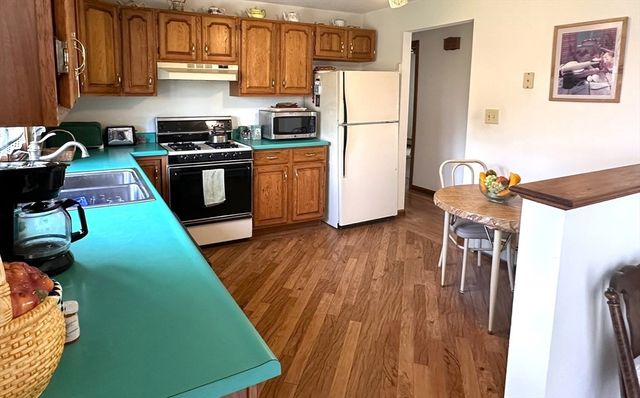 175 College Park Rd, Fall River, MA 02720