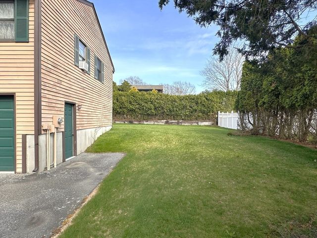 175 College Park Rd, Fall River, MA 02720