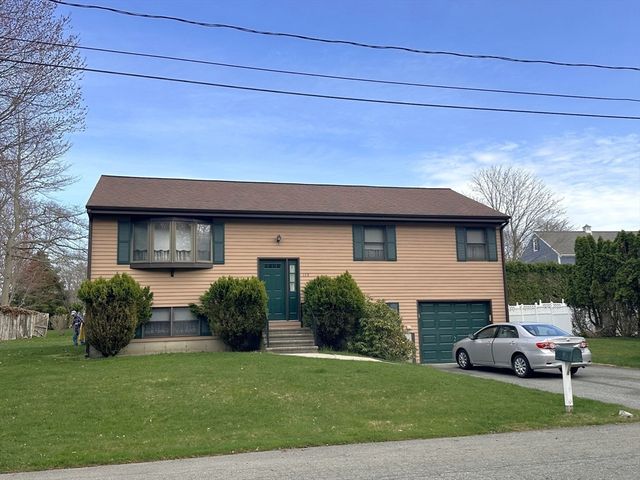 175 College Park Rd, Fall River, MA 02720