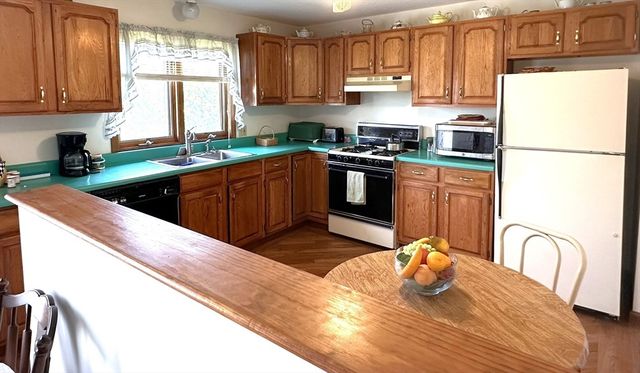 175 College Park Rd, Fall River, MA 02720