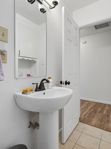 11017 Phoenix Avenue NE, Albuquerque, NM 87112