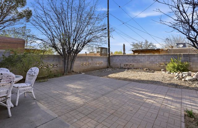 11017 Phoenix Avenue NE, Albuquerque, NM 87112