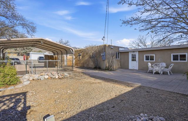 11017 Phoenix Avenue NE, Albuquerque, NM 87112