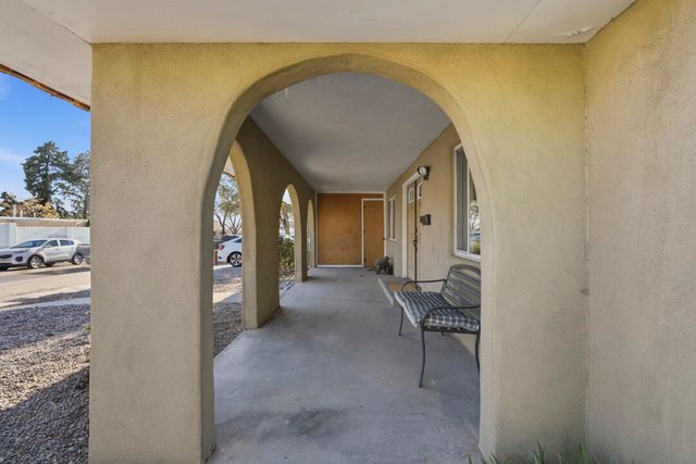 11017 Phoenix Avenue NE, Albuquerque, NM 87112