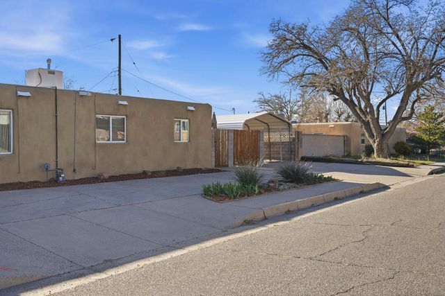 11017 Phoenix Avenue NE, Albuquerque, NM 87112