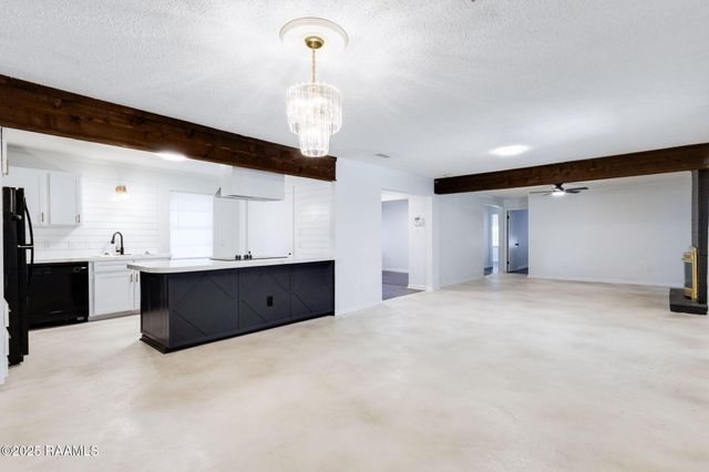 206 Nottingham Circle, Lafayette, LA 70507