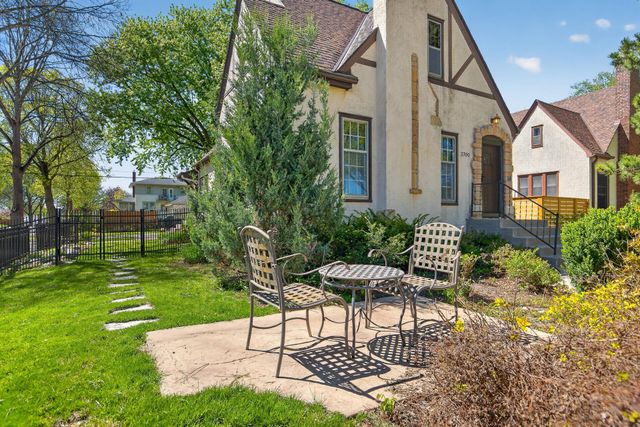 2700 Hayes Street NE, Minneapolis, MN 55418
