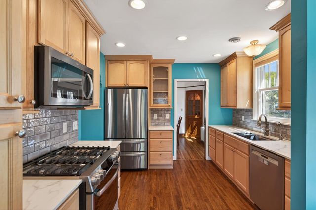 2700 Hayes Street NE, Minneapolis, MN 55418