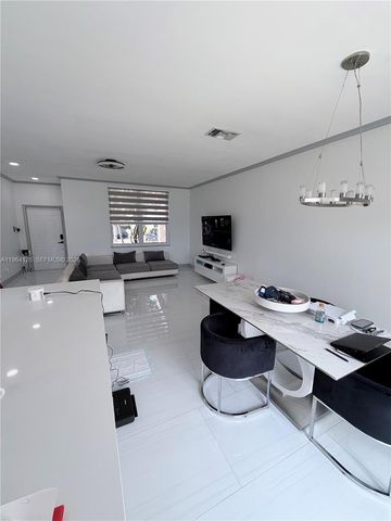 15102 NW 7th Ct, Pembroke Pines, FL 33028