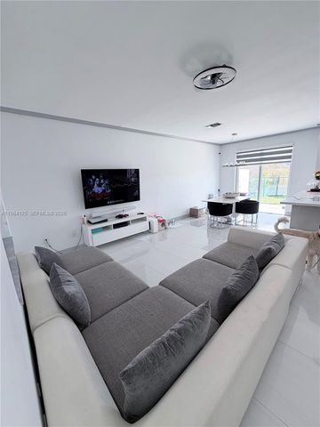 15102 NW 7th Ct, Pembroke Pines, FL 33028