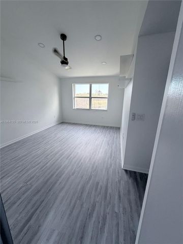 15102 NW 7th Ct, Pembroke Pines, FL 33028