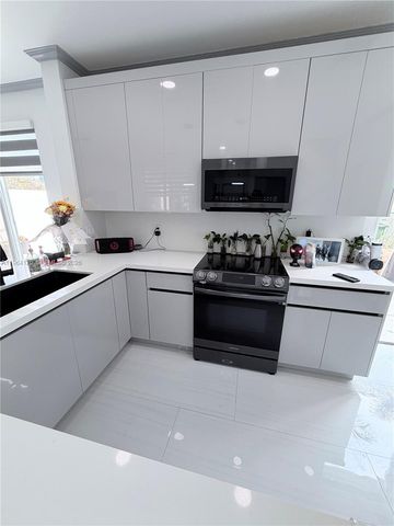 15102 NW 7th Ct, Pembroke Pines, FL 33028