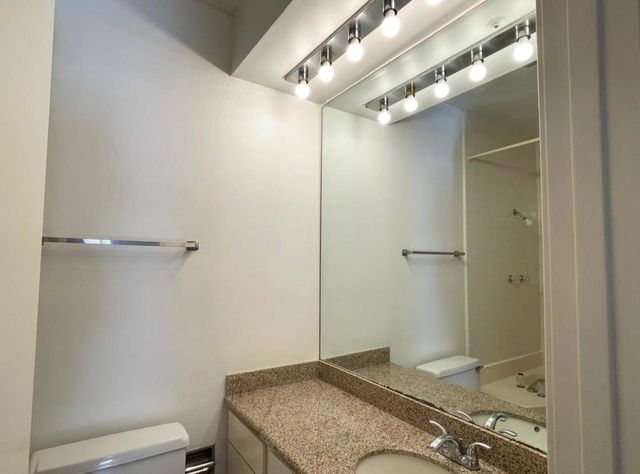 2209 S Braeswood Blvd 32F, Houston, TX 77030