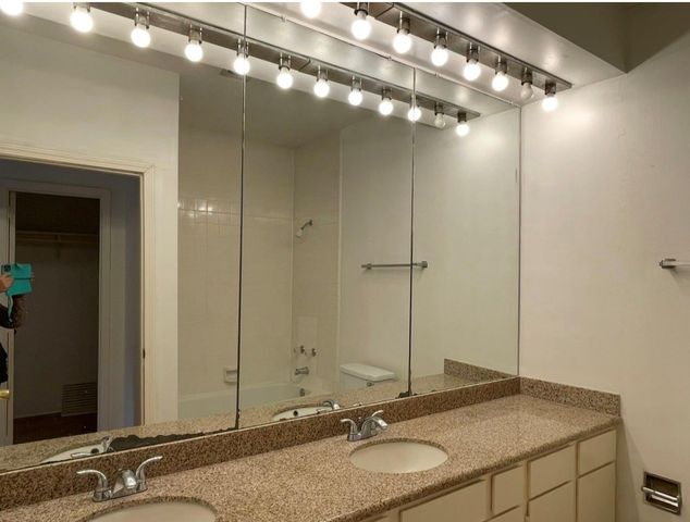 2209 S Braeswood Blvd 32F, Houston, TX 77030