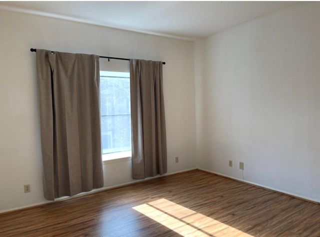 2209 S Braeswood Blvd 32F, Houston, TX 77030