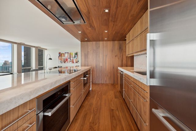 111 E Chestnut Street 56AB, Chicago, IL 60611