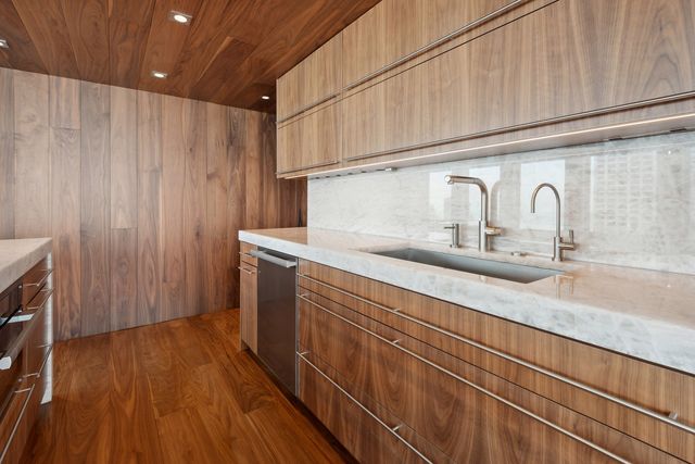 111 E Chestnut Street 56AB, Chicago, IL 60611