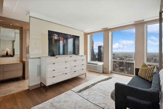 111 E Chestnut Street 56AB, Chicago, IL 60611