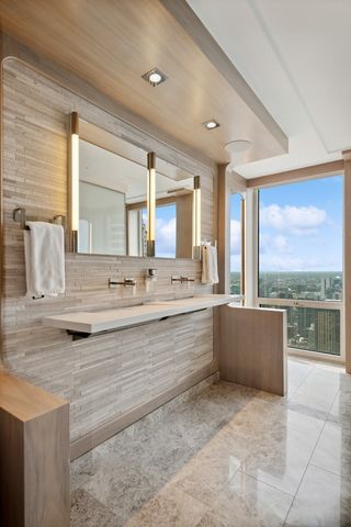 111 E Chestnut Street 56AB, Chicago, IL 60611