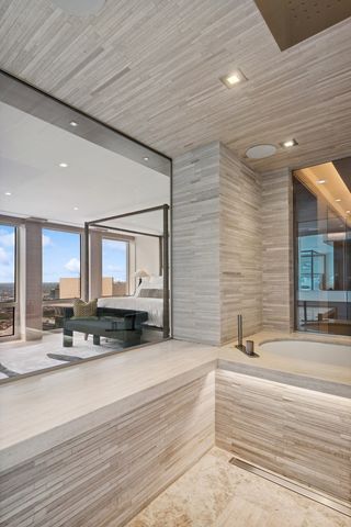 111 E Chestnut Street 56AB, Chicago, IL 60611