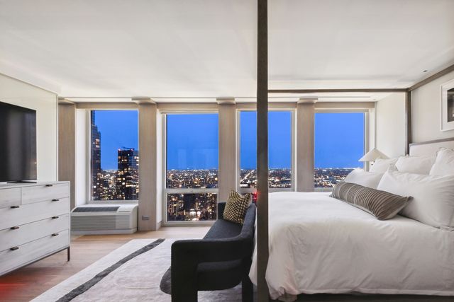 111 E Chestnut Street 56AB, Chicago, IL 60611