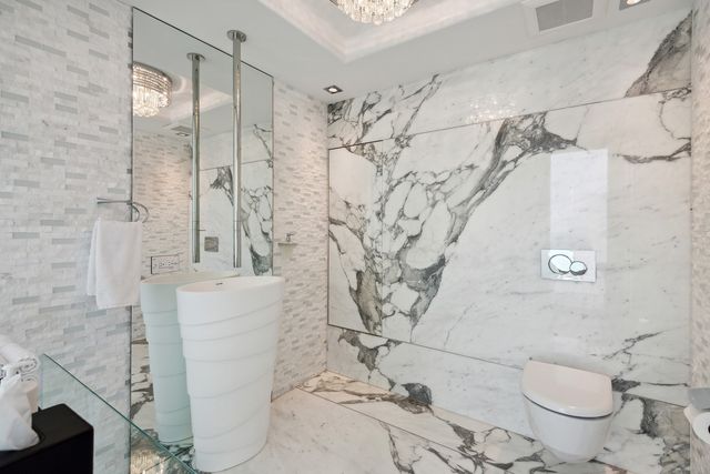 111 E Chestnut Street 56AB, Chicago, IL 60611