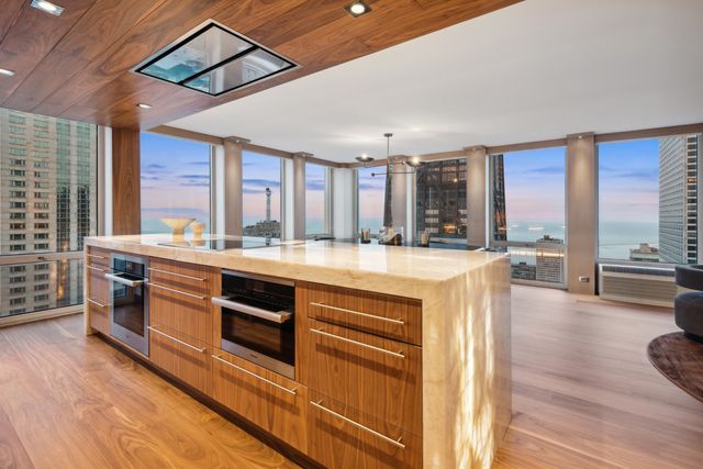 111 E Chestnut Street 56AB, Chicago, IL 60611