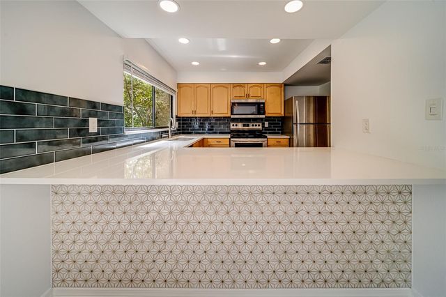 9209 SEMINOLE BOULEVARD 56, Seminole, FL 33772