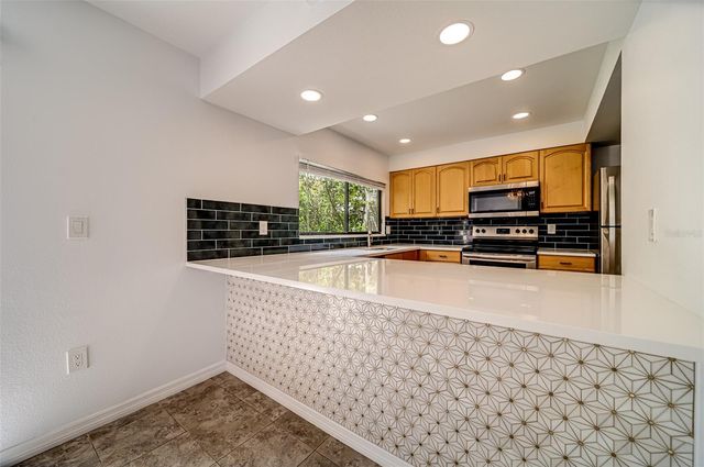9209 SEMINOLE BOULEVARD 56, Seminole, FL 33772