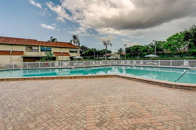 9209 SEMINOLE BOULEVARD 56, Seminole, FL 33772