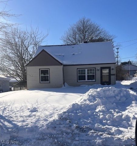 610 Elm Street, Struthers, OH 44471