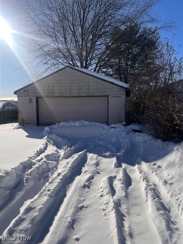 610 Elm Street, Struthers, OH 44471