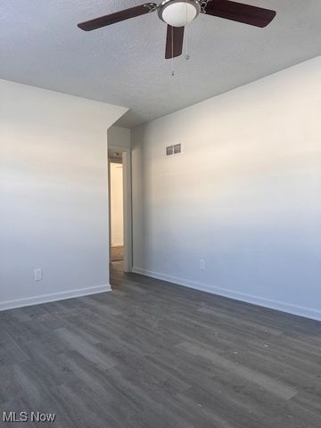 610 Elm Street, Struthers, OH 44471