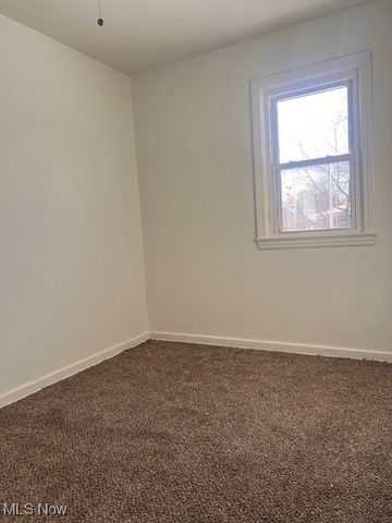 610 Elm Street, Struthers, OH 44471