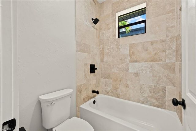 506 32nd PL, Cape Coral, FL 33993