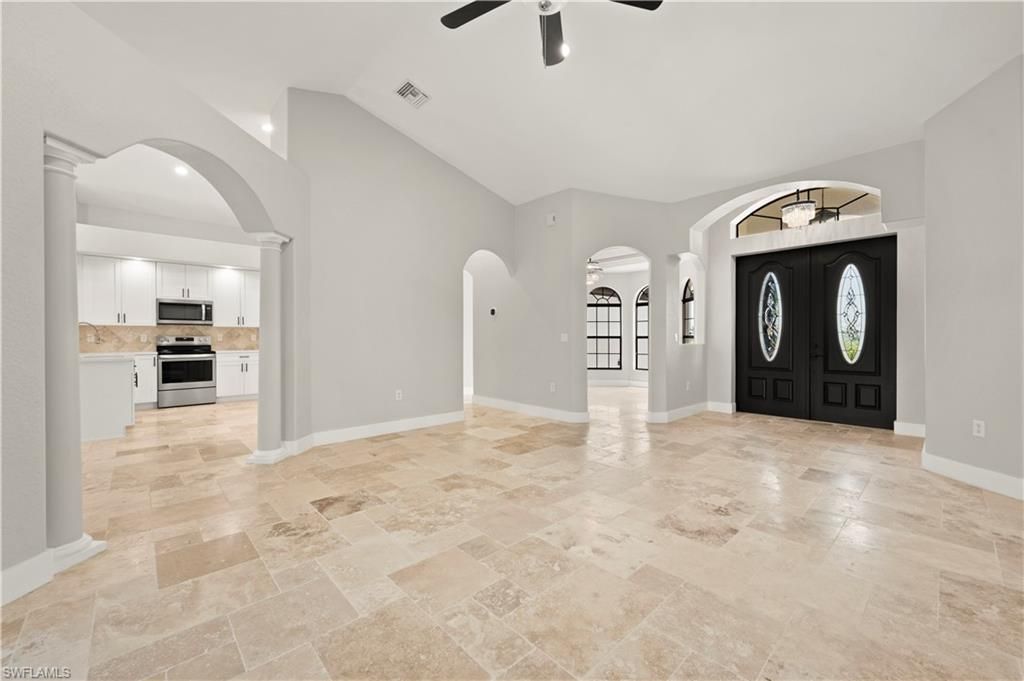 Image 10 of property listing at 506 32nd PL, Cape Coral, FL 33993