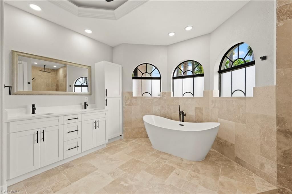 Image 24 of property listing at 506 32nd PL, Cape Coral, FL 33993