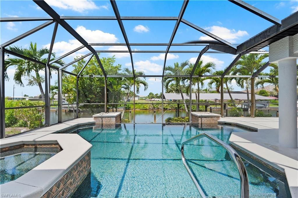 Image 3 of property listing at 506 32nd PL, Cape Coral, FL 33993