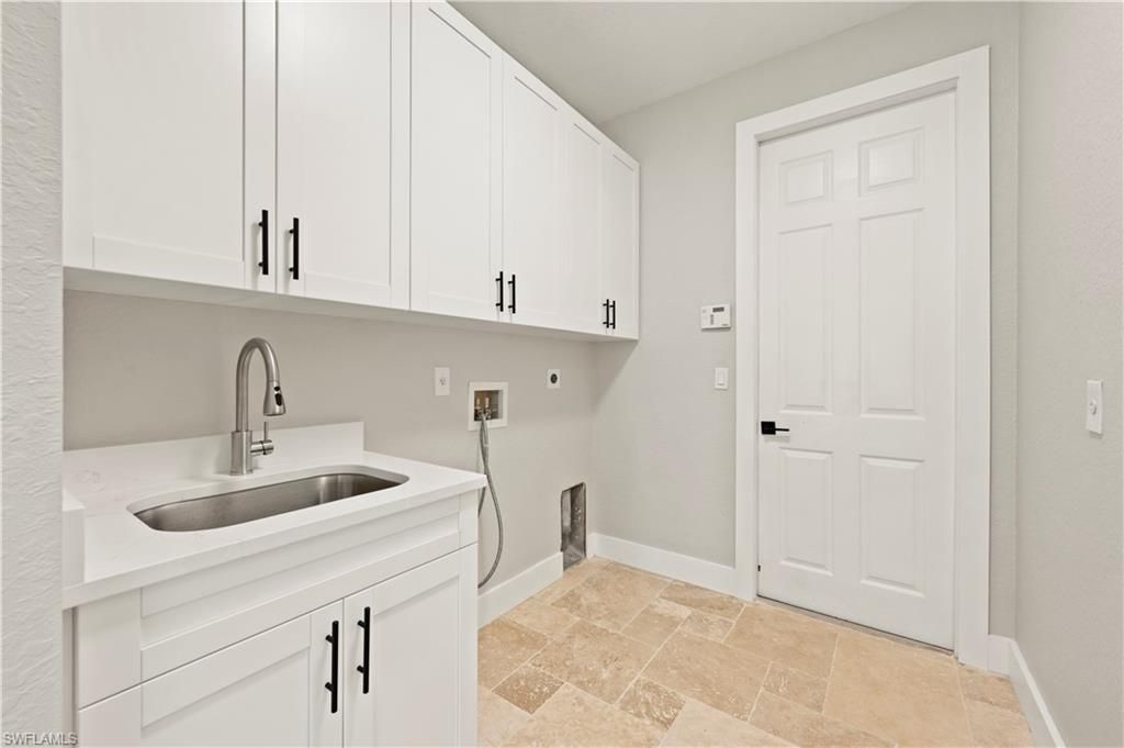 Image 31 of property listing at 506 32nd PL, Cape Coral, FL 33993