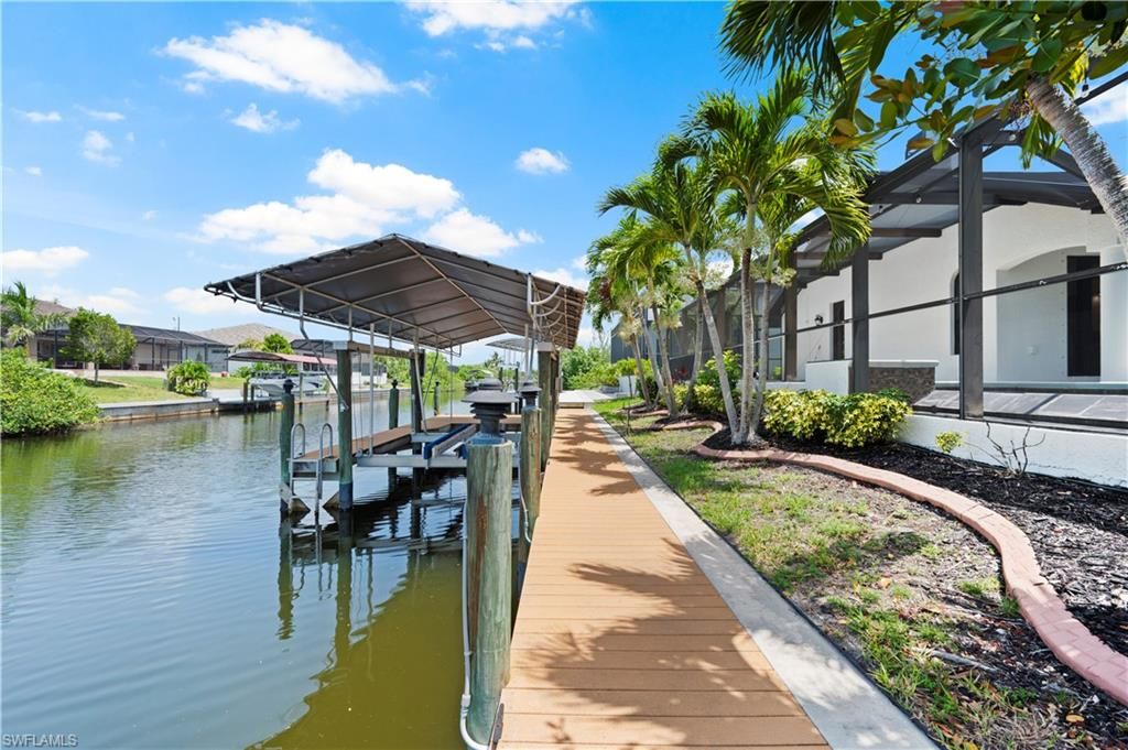 Image 41 of property listing at 506 32nd PL, Cape Coral, FL 33993