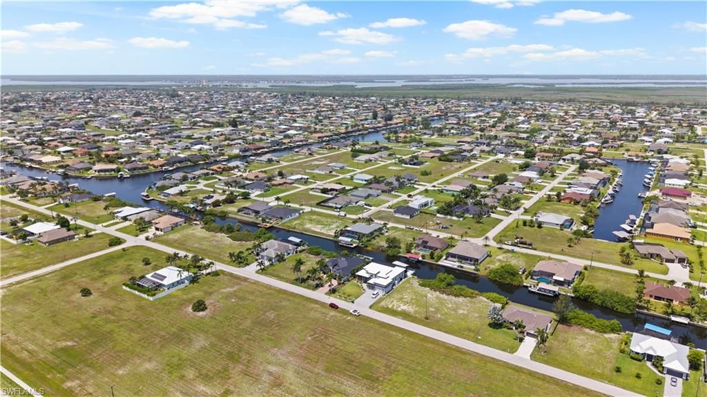 Image 46 of property listing at 506 32nd PL, Cape Coral, FL 33993
