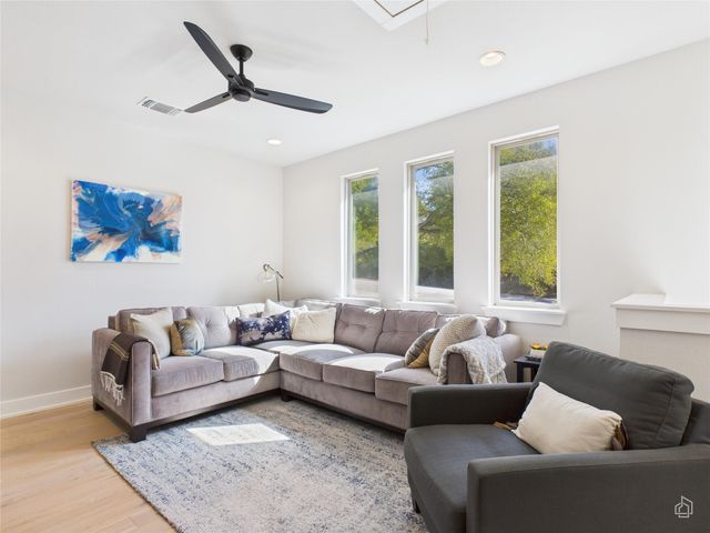 3002 Sunridge DR, Austin, TX 78741