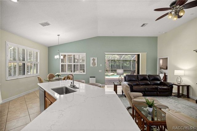 155 W Doerr Path, Hernando, FL 34442