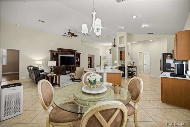 155 W Doerr Path, Hernando, FL 34442